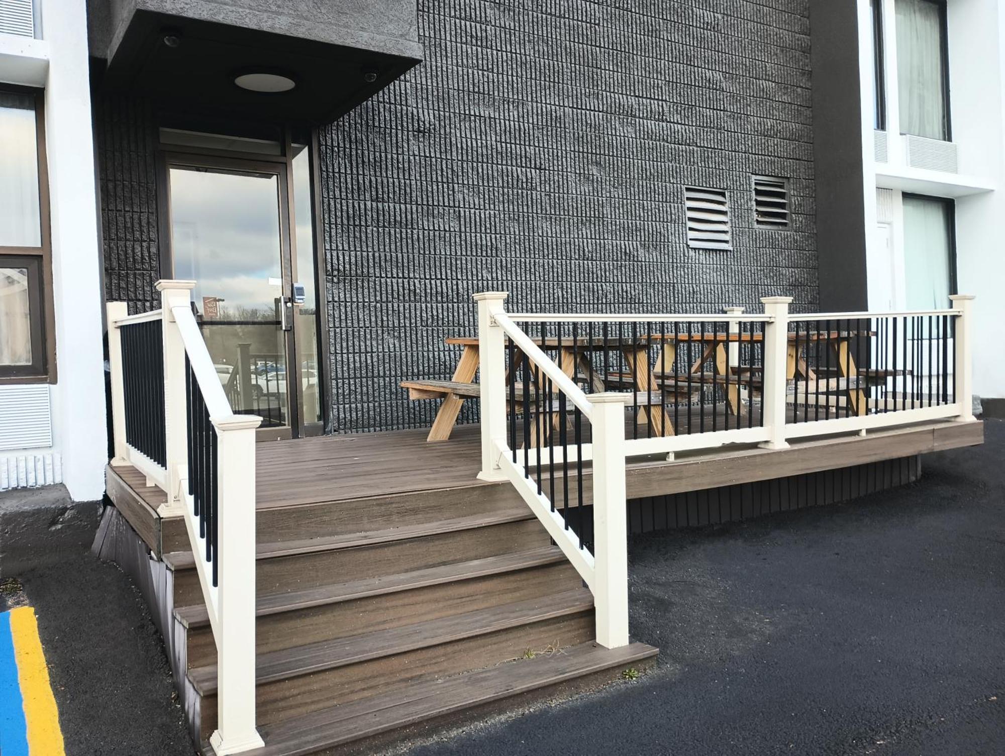 Baymont By Wyndham Johnson City/Binghamton Exteriör bild